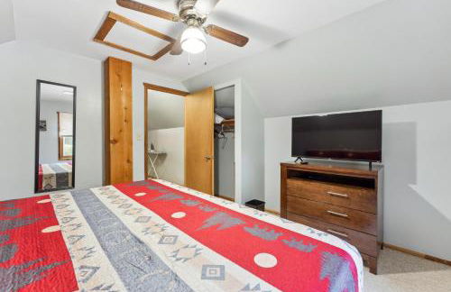 8BR 5BA Huge Dog Friendly Log Cabin near Wisconsin Dells and Lake sleeps 25plus - Foto 51