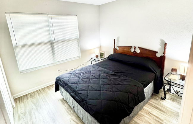 3 Bed Home 5 Mins to JAX Airport & Zoo - Foto 9