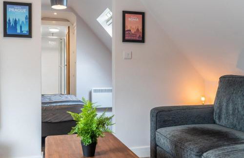 Beautiful new apartment with sheltered parking - Photo 15