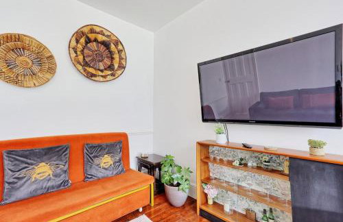 Beautiful 5 bed house, relaxing garden and driveway parking 10 min to the beach - Foto 11