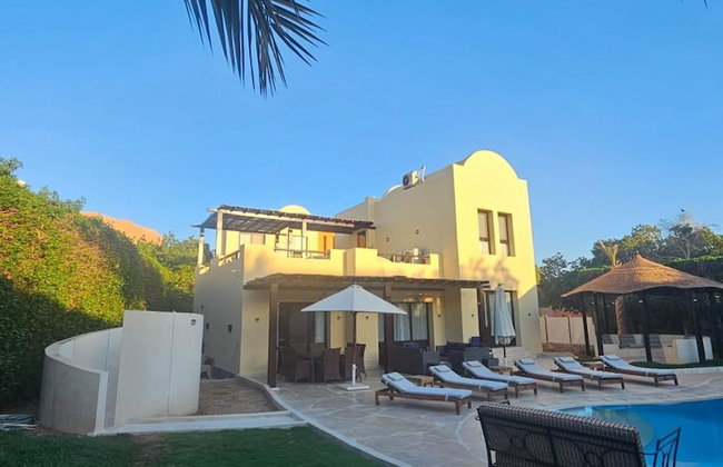 Villa Sleeps 6 With Heated Pool & Garden - Foto 13