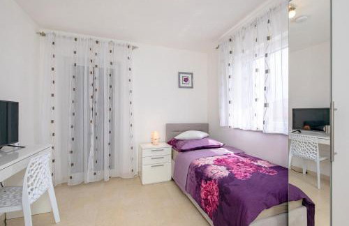 House Zrile with garden and jacuzzi - Foto 17