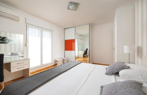 VILLA MILLA with private pool, jacuzzi, sauna, gym, max. 8 person - Photo 9