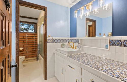 Mountain Top Luxury Red Rocks Hot tub Sauna Views - Photo 18