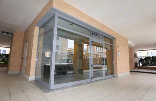 Ático con terraza y vistas, parking gratuito - Foto 20