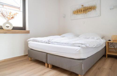 Ferienhaus Ahorn, wunderschöne, neue Wohnungen, ideal für Ausflüge ins Phantasialand, die Städte Köln, Brühl und Bonn oder die Eifel - Foto 5