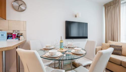 Dolphin Hideaway- Poole Quay Apartment with Parking - Foto 3