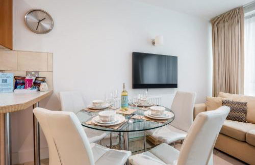 Dolphin Hideaway- Poole Quay Apartment with Parking - Photo 3