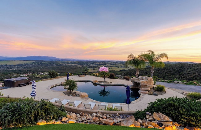 Colina by Avantstay Secluded Mountain Top Oasis w/ Pool, Hot Tub & Putting Green! - Foto 83