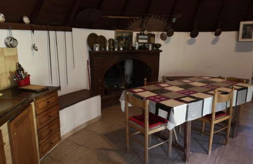 Pinnettu sardo tipica abitazione sarda in ecosistema insetti e animaletti simpatici in condivisione bagno esterno a 10metri Leggere attentamente Prima di prenotare - Foto 5