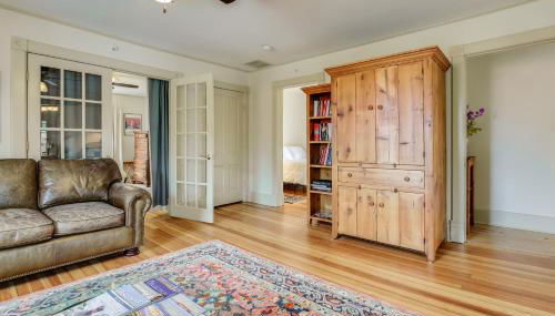 Cozy Elkhart Lake Apartment Walk to Town and Dining - Foto 5