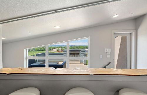 Fancy Townhome Near Old Town, Breweries and River! - Foto 70