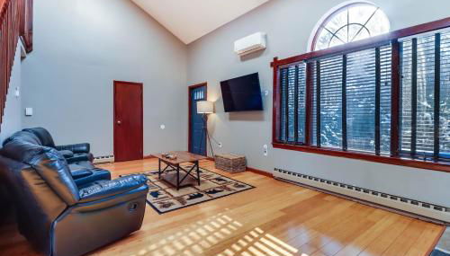 Lake Access and Private Hot Tub at Poconos Home! - Foto 5