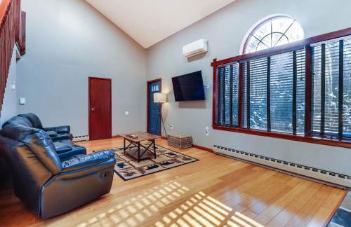 Lake Access and Private Hot Tub at Poconos Home! - Foto 5