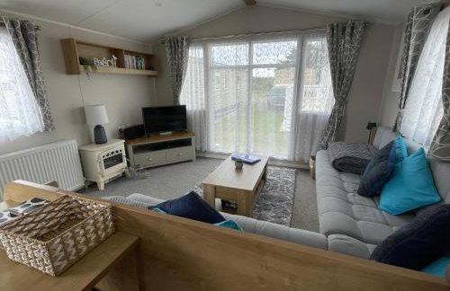 Golden Dunes Retreat, Dog-Friendly Stay at Par Sands Holiday Park, Cornwall - Photo 10