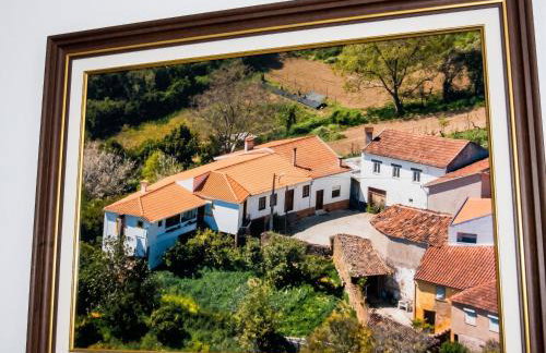 Charming house in Miranda do Corvo + Spacious terrace - Foto 16