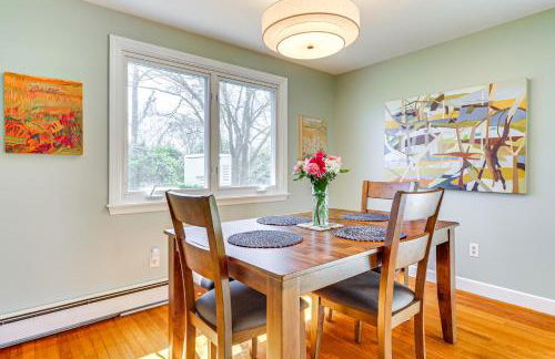 3 Mi to Cape Cod Bay Marshfield Home with Balcony! - Foto 9