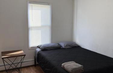 Private house with 4 bedrooms 2 bathrooms, NYC direct bus 1 block away, MetLife Stadium FIFA World Cup 30 minutes away - Foto 3