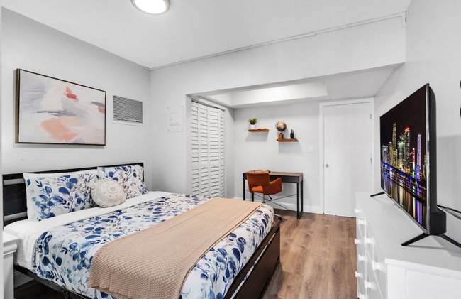 Bayview Regency Apartments By Lowkl - Photo 53