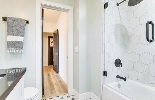 Walk to Lake Arrowhead Village! Home with Lake Views - Foto 29