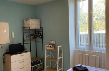 Petit studio avec parking, très bien équipé proche des Thermes et du centre ville Nouvelle literie - Foto 3