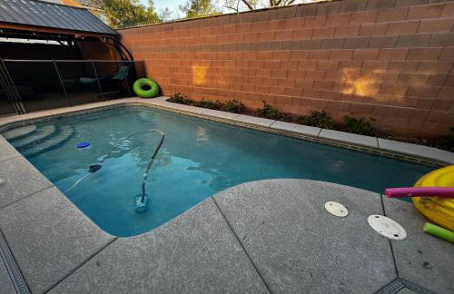 Family Friendly Contemporary House with Pool - Foto 39