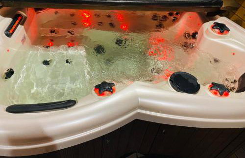 DELUXE Dom z sauną i jacuzzi w otoczeniu gór, lasu i jeziora - Foto 18