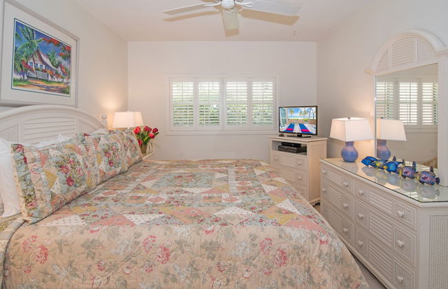 The Colonial Club, Oceanfront Condos - Photo 9