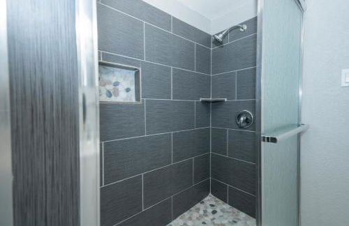 SXSW ready at Cultural Heritage Award winning home -Walk to 6th St, BBQ & Shops - Foto 31