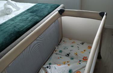 D-Quadrat FeWo "Doni" für Familien, Geschäftsreisende und Urlauber, mit 3 Zimmern, Tageslichtbad, Südbalkon und Kingsize-Betten, für bis max 6 Erwachsene und 2 Kleinkinder - Foto 25