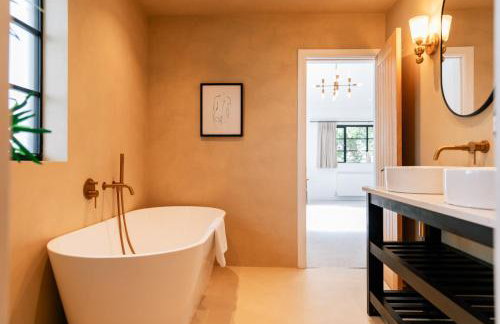 Verdant Rise - Contemporary Country Retreat - Foto 47