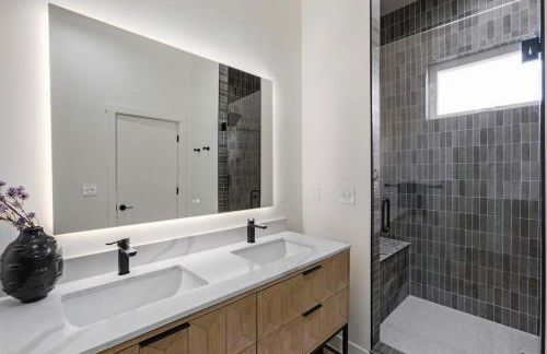 Mid-Century Modern Escape hikingbiking nearby! - Foto 11