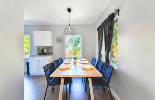 Comfy & Spacious Duplex w Top Amenities! - Foto 6