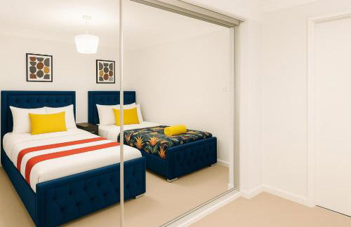 Modern 3 Bedroom Home, Free Parking, Garden, Sleeps 7 - Photo 10