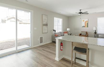 Landing Stylish 2BD Pool Courtyard - Foto 46