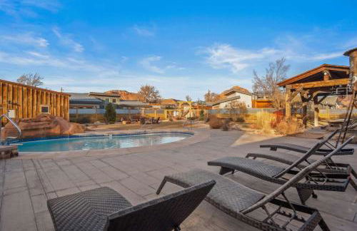 Timber & Tin H 2Bed 2Bath w Pool & Rooftop Deck - Foto 46