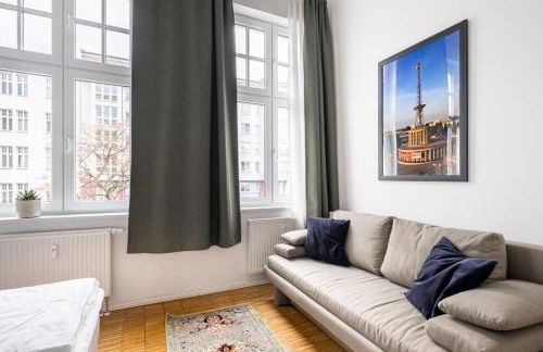 SC 05 by ROCKCHAIR Apartments l SUPERHOST Status l 2 Bedrooms Boxspringbeds Balcony Elevator - Cozy Family & Business Flair welcomes you! - Foto 13