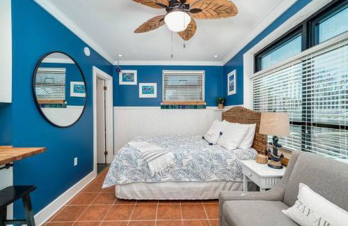 Why Knot Getaway…Rooftop with WaterView! Unit F - Foto 8