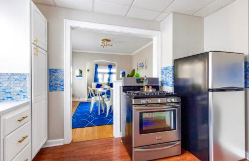 The Sapphire Haven - Your Old Brooklyn Oasis Awaits Families, Couples, Business Travelers Near Downtown With Parking, 300 MB WiFi & Self Check-In - Foto 9
