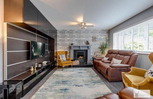 Silver Stag Properties Large 4 bed Property - Photo 21