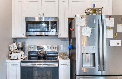 Walk to Dtwn Charlevoix Condo with Fireplace - Foto 11