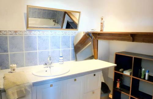 Maison chaleureuse à Lalbenque avec jardin clôturé - Photo 7