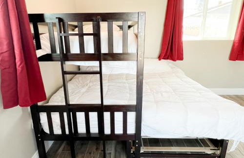 Lux Private Home - Pool, Billiards, 8 Smart TVs, Board Games, Cotton Bedding - The Stone Sanctuary at McCullough Hills Trailhead - Foto 64