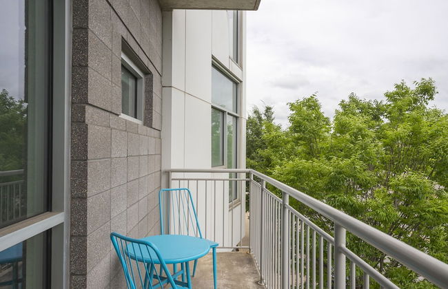 Unfurnished Condo | Amazing Layout with Balcony and In-building Storage Unit - Foto 35