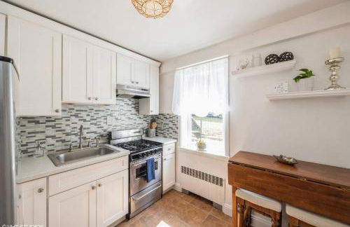 Neighborhood Apt-walk to Train-McLean Ave, 30mins to NYC - Foto 1