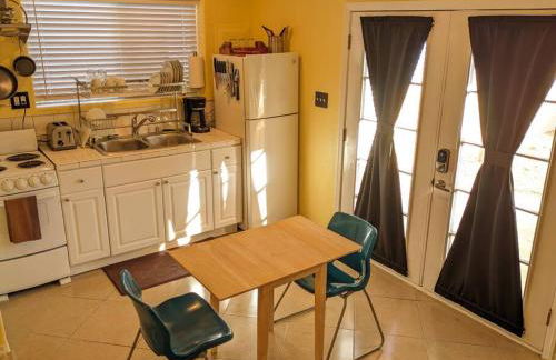 Guesthouse w/ private access and patio - Foto 19