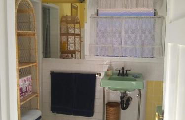 Summer-house OASIS on quiet street in ROCKRIDGE - Photo 19