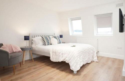 Newly Renovated Modern 4 Bed 3 Bath Apartment London - Foto 60