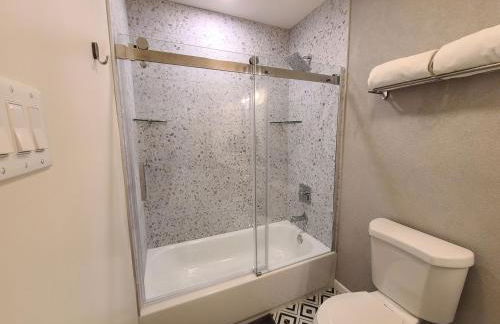 Arctic House- Walk to the Casinos, Outlets & More! - Foto 10