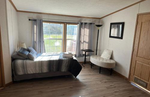 15 miles to Windham Mountain ! King Bed, Game Room, OutDoor Patio - Foto 13
